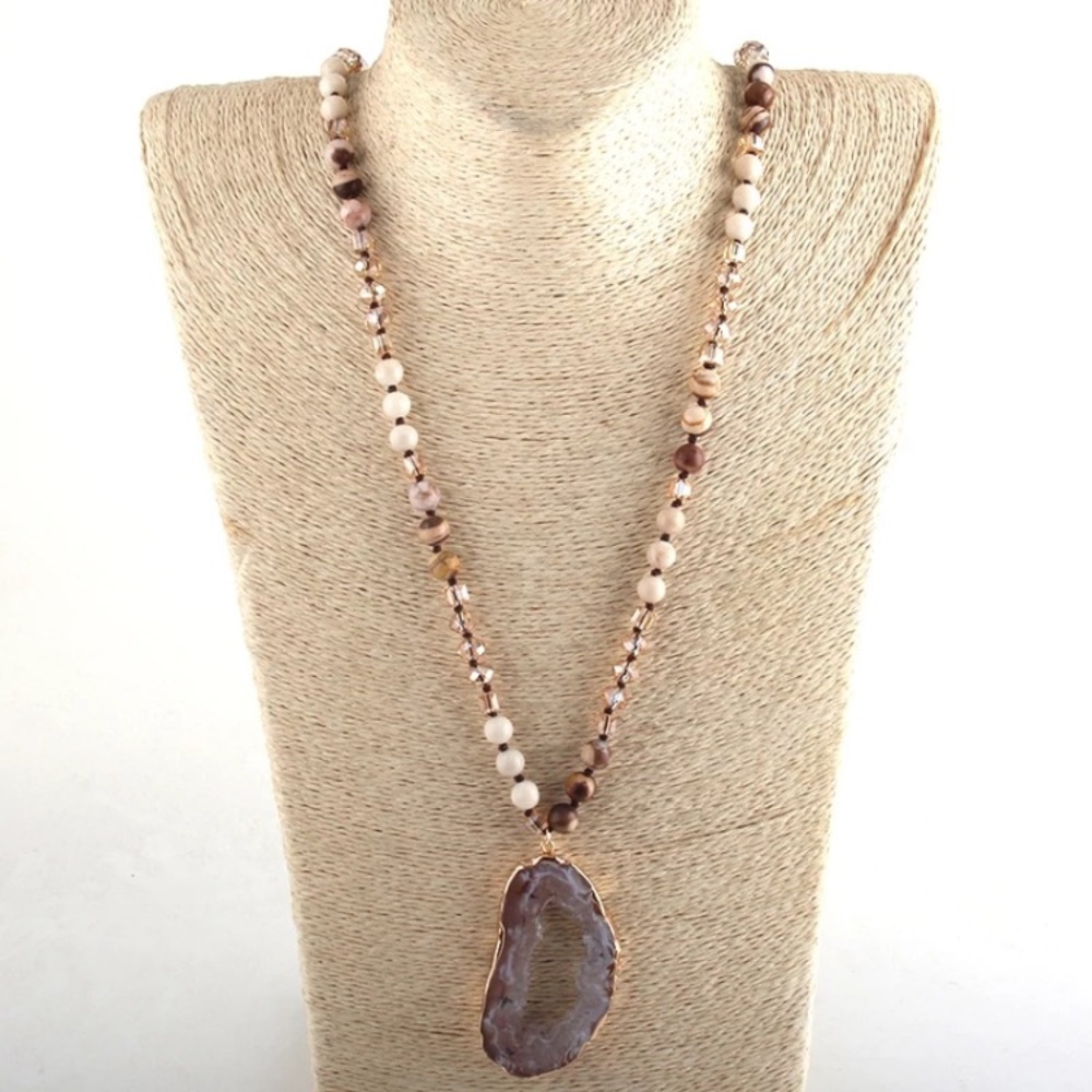 Restock!!🍃Druzy Quartz Pendant Necklace!🌺 - Picture 2 of 7